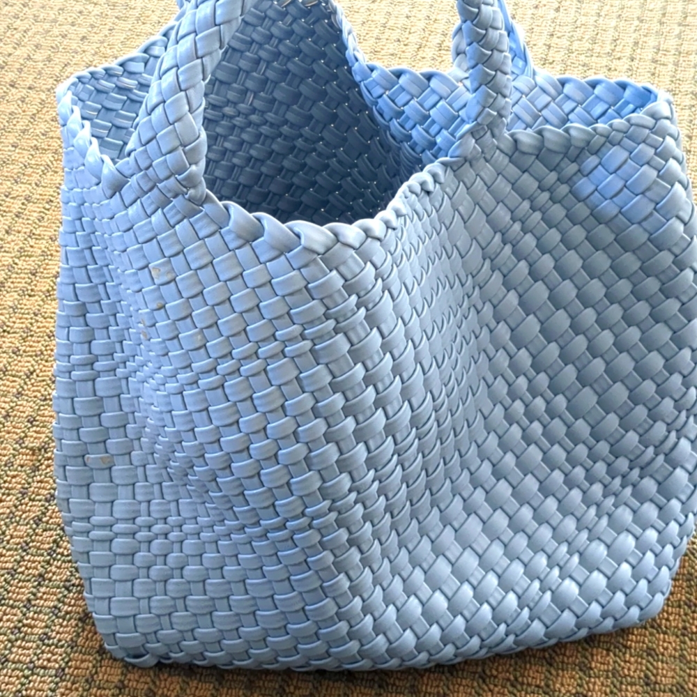 Blue, rubber woven bag